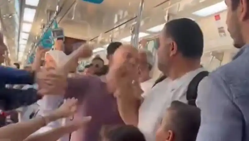 Marmaray'da Yaşanan Şok Edici Yumruklu Kavga Detayları Ortaya Çıktı