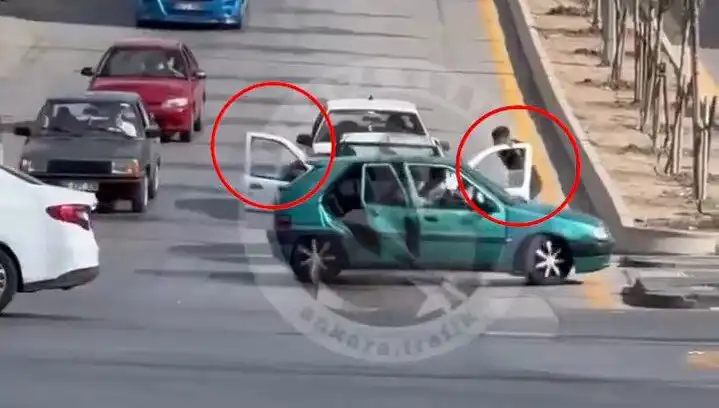 Trafikte Bıçak ve Kılıç Saldırısına Gözaltı! Olayın Detayları ve Ardındaki Sebepler
