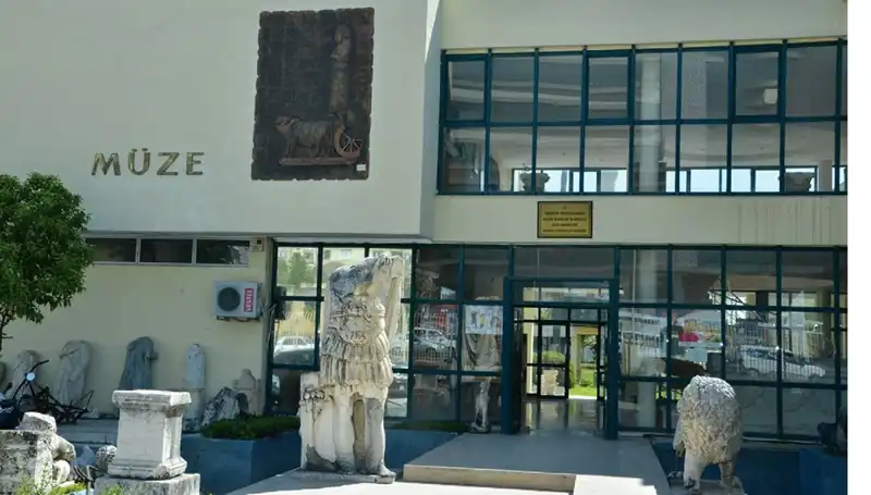 İki Müzede Şok Skandal: Çöpe Atılan Biletler Yeniden Satıldı