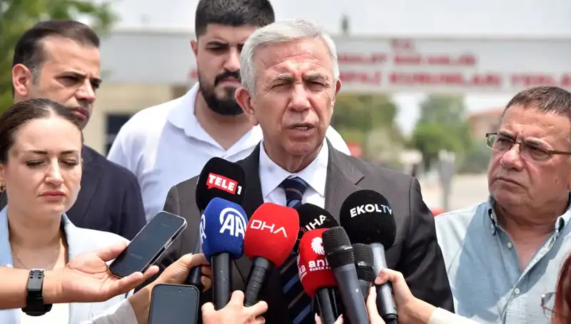 Mansur Yavaş, Muhittin Böcek'i Ziyaret Etti: İşbirlikleri Gelişiyor
