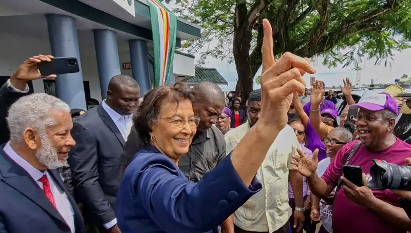 Surinam Tarihinde İlk Kadın Devlet Başkanı Göreve Geldi