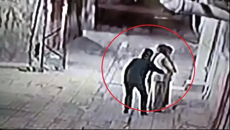Kapkaççılara Karşı Enfes Operasyon: Polisler Pazarcı ve Simitçi Kılığına Girdi