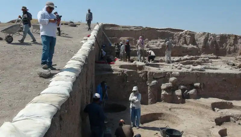Kilis'teki Oylum Höyük'te Kazı Çalışmaları Devam Ediyor: Sıcak Hava Engel Olmadı!