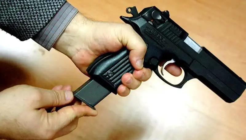 Silahını Kurcalarken Kendini Vuran Genç, Aileyi Yıkan Olayın Detayları Ortaya Çıktı