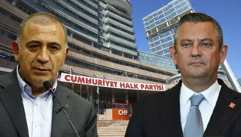 CHP Kuruluş Töreninde Merakla Beklenen An: Tekin ve Özgür Özel'in Buluşması