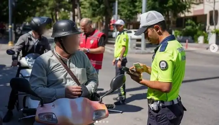 Isparta'da Trafik Denetimleri: Güvenlik Önceliğiyle Yola Çıkıldı