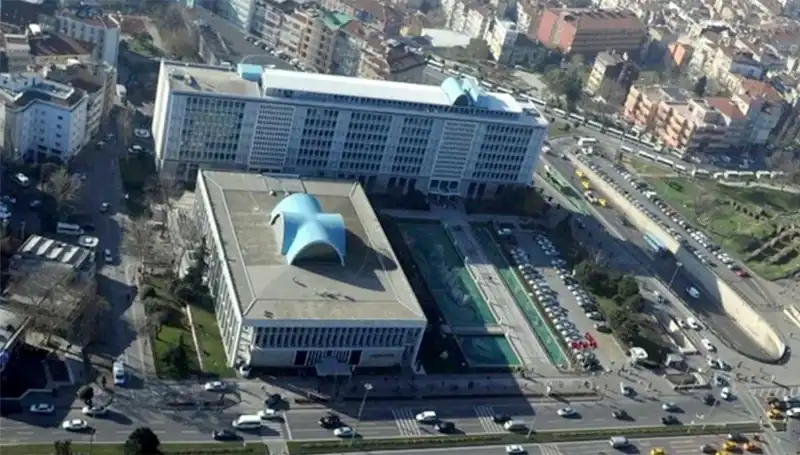 İBB Soruşturmasında Şok Gelişme: Enderun WhatsApp Grubu Mesajlarına Odaklanıldı