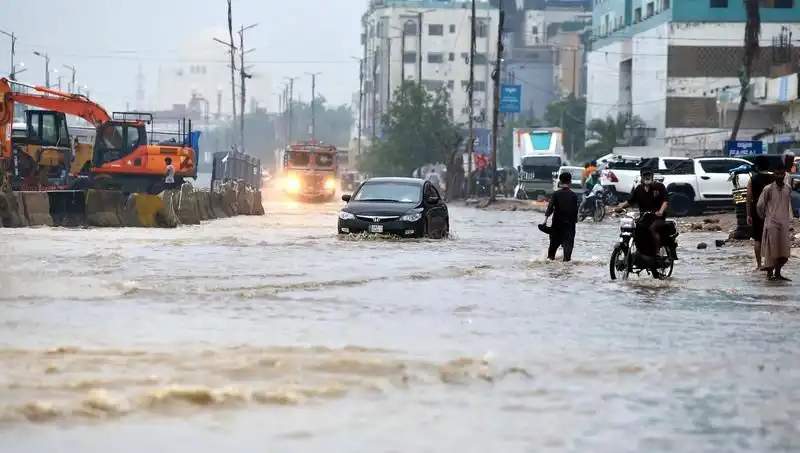 Pakistan'daki Muson Yağmurları Felaketi: Neler Oluyor ve Hayatta Kalanlar Nasıl Etkileniyor?
