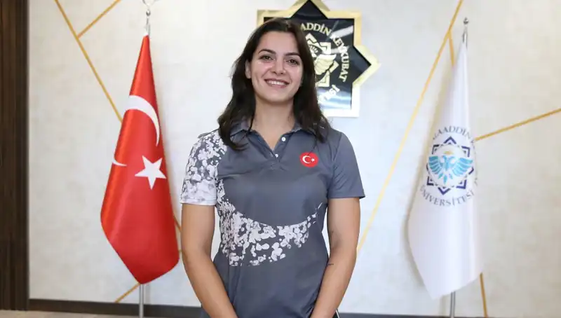 Altın Madalya Kazanan Esra: Dünya Şampiyonluğu İçin Hedef Belirledi