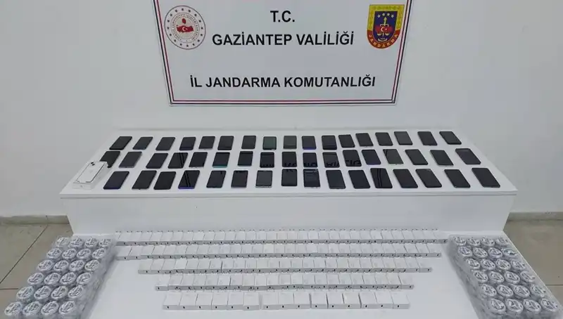 Gaziantep'te Kaçak Telefon Operasyonu: 1,3 Milyon TL'lik Yüklü Ele Geçirildi
