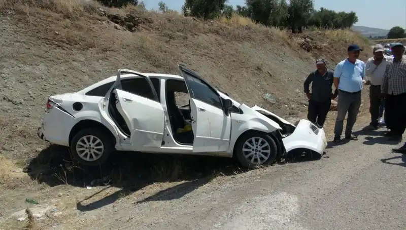 Kilis'te Feci Trafik Kazası: Otomobiller Çarpıştı, Yaralılar Hastaneye Sevk Edildi