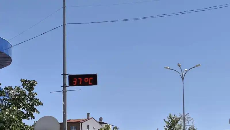 Sıcak Hava Dalgası: Termometreler İlçede 38 Derecelere Ulaştı