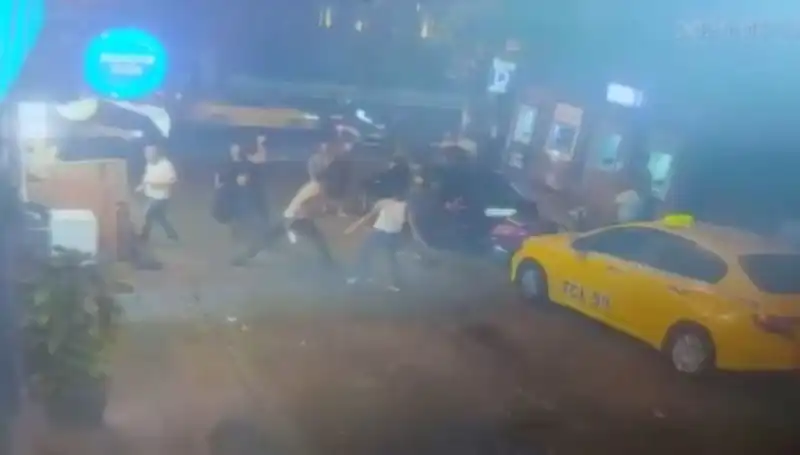 Beyoğlu'nda Yükselen Gerilim: Laf Atma Kavgası Kanlı Bitti