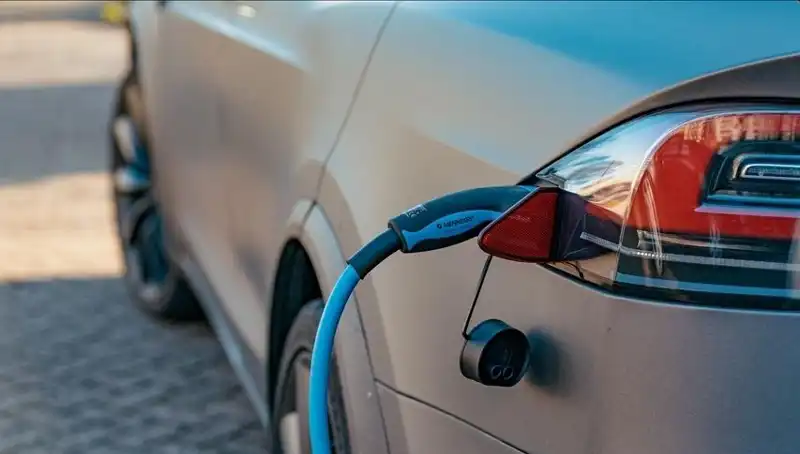 Elektrikli Araç Sahipliği Hızla Düşüyor: Nedenleri ve Geleceği
