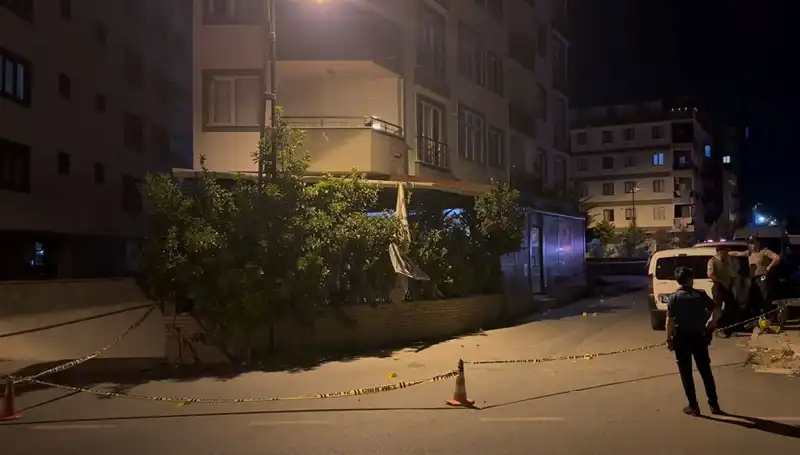 İstanbul’da Kafeye Silahlı Saldırı: Olay Anı ve Gözlemcilerin Görüşleri
