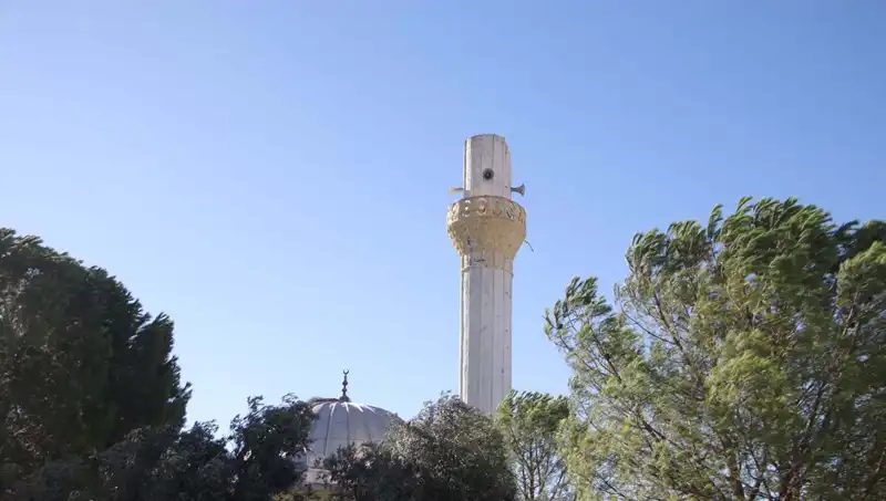 Muğla'da Şiddetli Fırtına: Minareler ve Çatılar Hava ile Yarıştı!