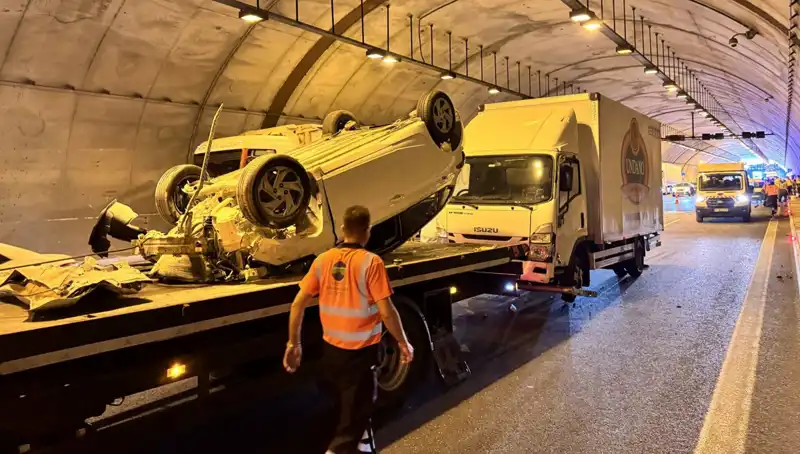 Kuzey Marmara Otoyolu'ndaki Kaza: Otomobil ve Kamyonet Çarpıştı
