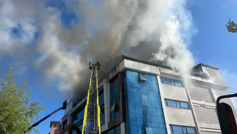 Esenyurt'ta Tekstil Atölyesinde Korkutan Yangın: Olayın Perde Arkası