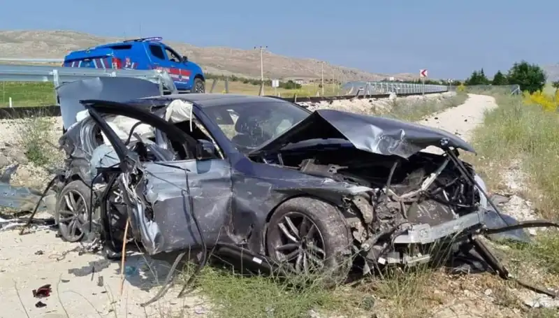 Sivas’ta Yürekleri Dağlayan İki Ayrı Trafik Kazası: 9 Yaralı