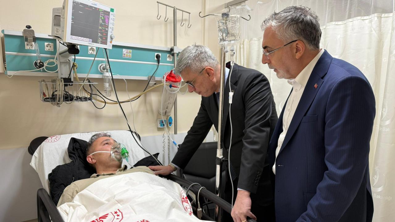 Bakanların Depremzedeleri Ziyareti