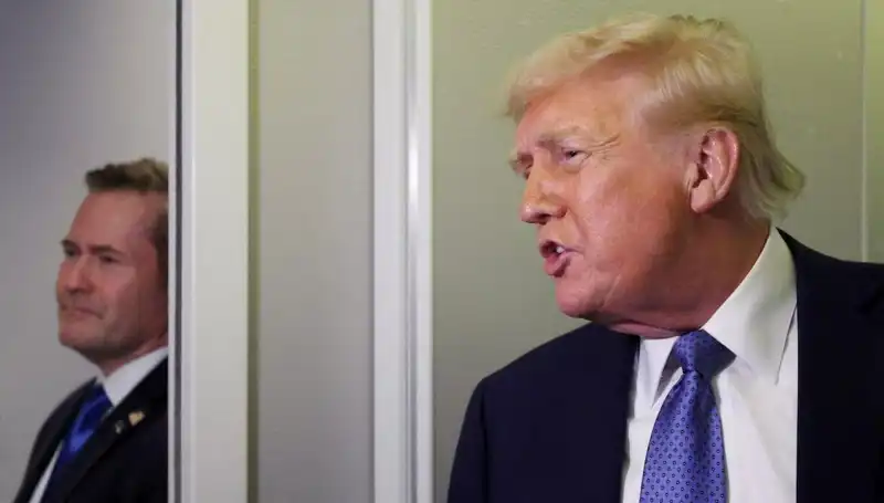 Trump’ın Görevden Alma Kararı: Mike Waltz’un İlgili Planları Sızdı mı?