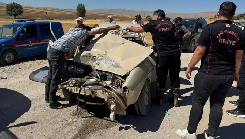 Kahramanmaraş’ta Kamyonet ile Otomobil Çarpıştı: Can Kaybı ve Yaralılar Var
