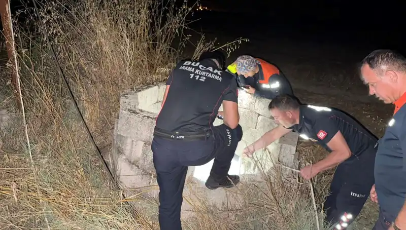 Burdur'da Kuyuya Düşen Kediyi İtfaiye Kahramanca Kurtardı