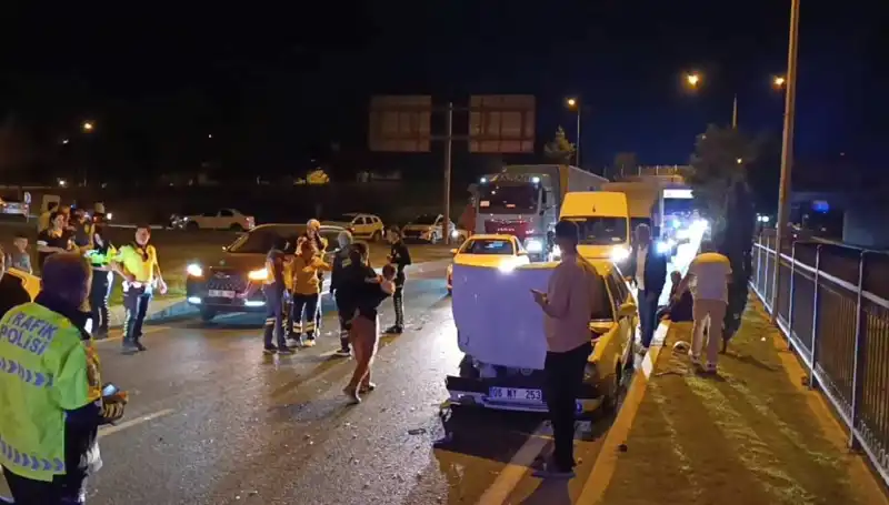 Otoyolda Korkutan Geri Dönüş: İkisi Çocuk Dört Yaralı