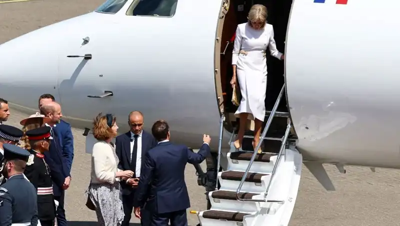 Macron Çifti Arasındaki Kriz Derinleşiyor: Eşi İlgi Göstermezken Olaylara Duyarsız mı Kaldı?