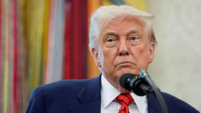 Trump, G7 Zirvesi’nden Şaşırtan Bir Kararla Erken Ayrıldı!