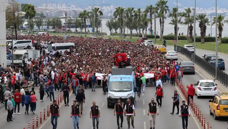 İzmir’de Grev Neden 4. Gününde Giderek Büyüyor? İşte Tüm Detaylar!
