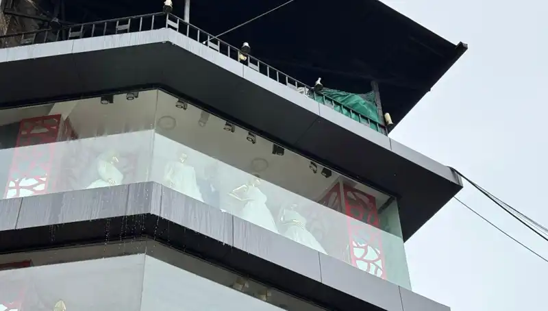 Giyim Mağazasında Korkutan Yangın: Alışveriş İhtişamı Tehlikeye Girdi