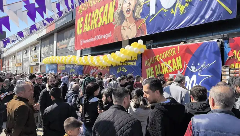 Bursa’da İndirim Günleri: Alışveriş Tutkunlarının Yüzde Yüz Duyduğu İzdiham